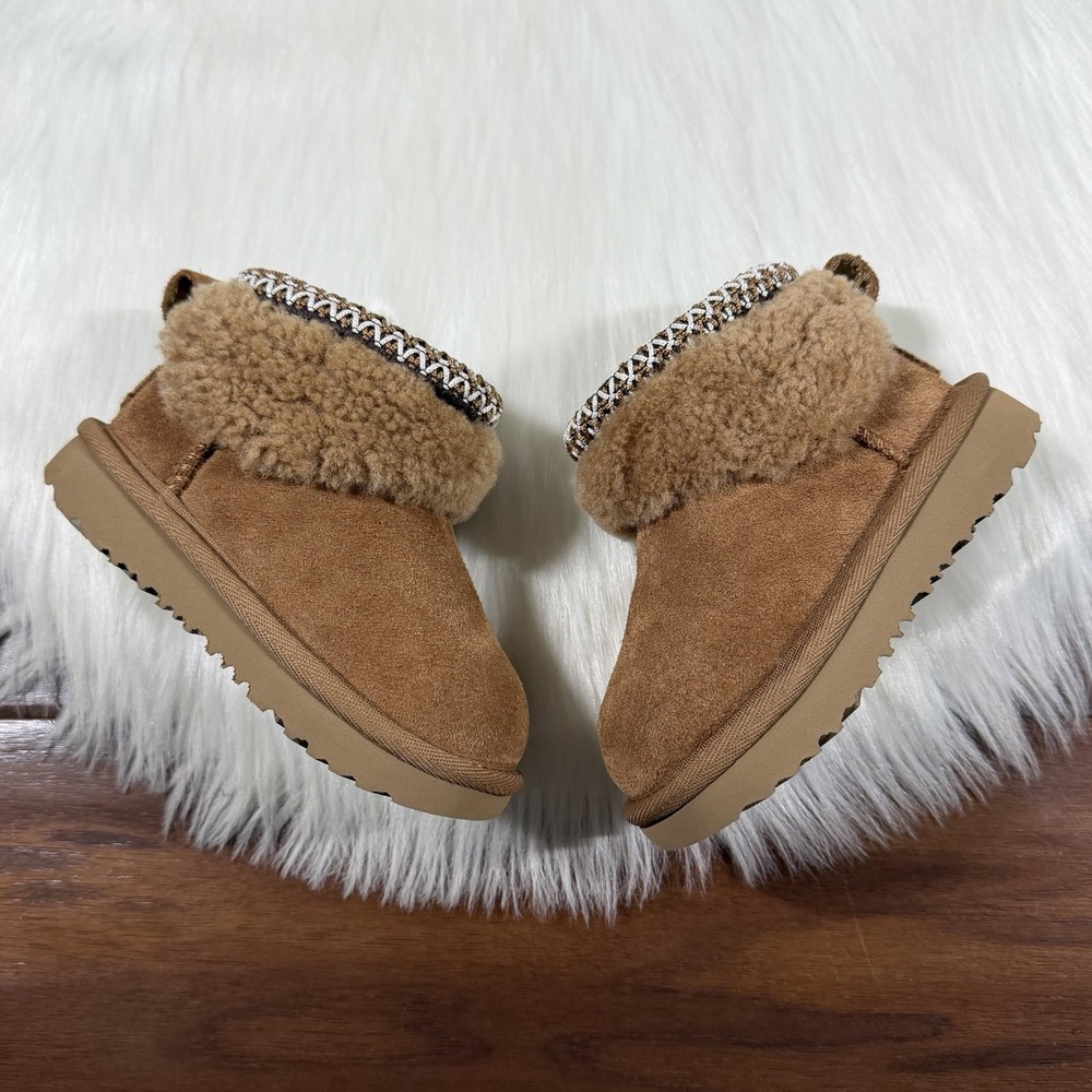 UGG Toddler Size 6 Chestnut Brown Classic Ultra Mini Maxi Curly Bootie Boot